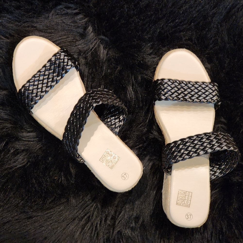 NEW Black Classic Wedge Slipon Sandals Women's Size 6.5 (37) - Picture 4 of 12